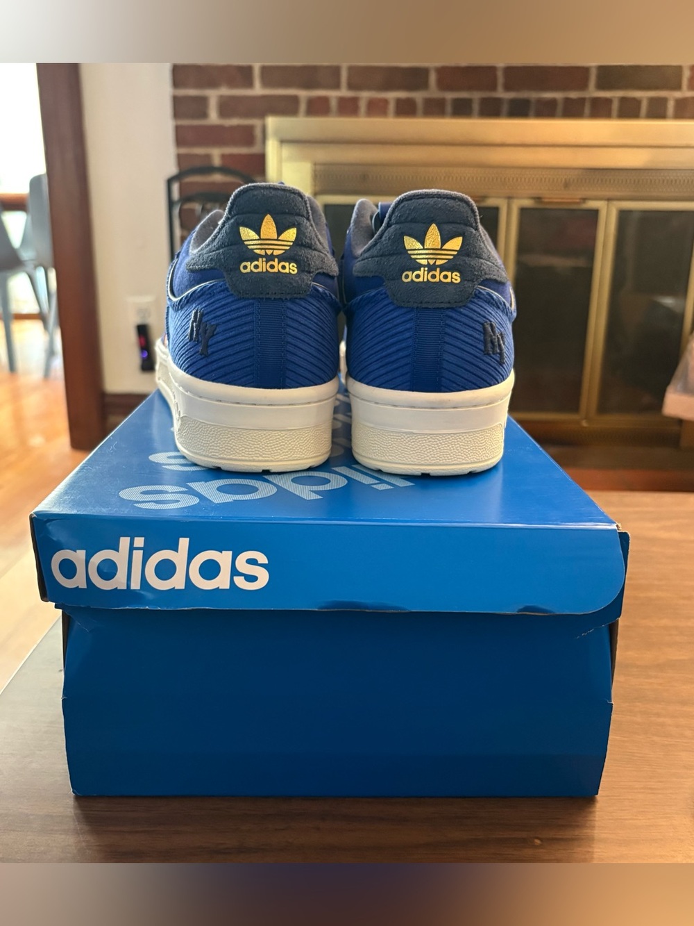 Brand new never worn adidas originals rivalry low!  Blue & orange size 11.5 - Picture 3 of 5